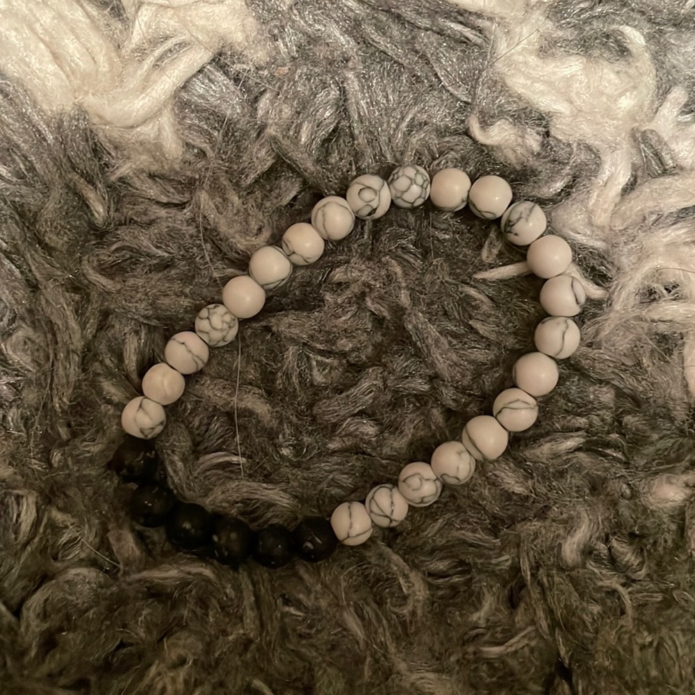 Bracelets add your own essential oil!